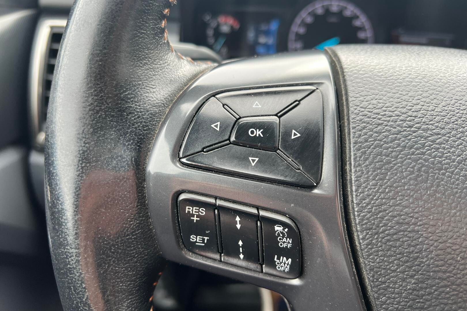 Ford Ranger iso kuva 17