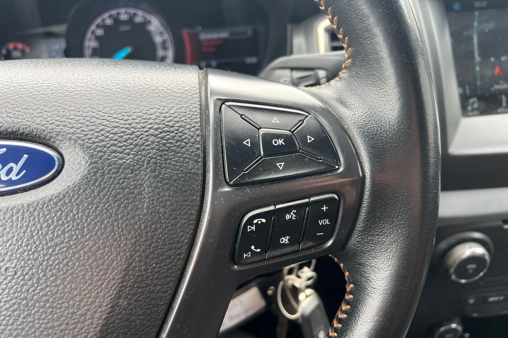 Ford Ranger iso kuva 18