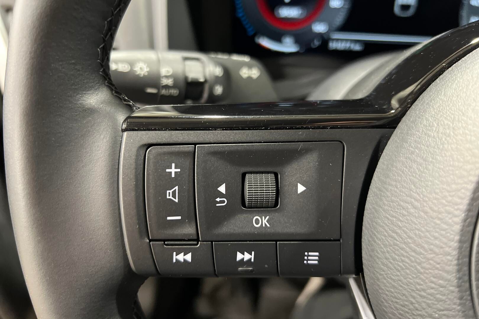 Nissan Qashqai iso kuva 16