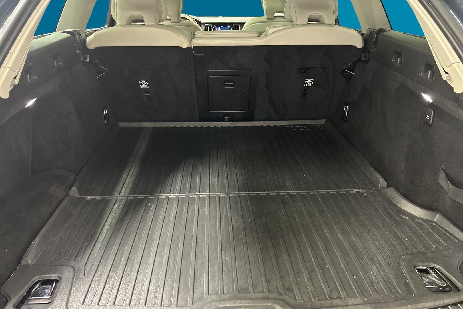 Volvo V90 iso kuva 11