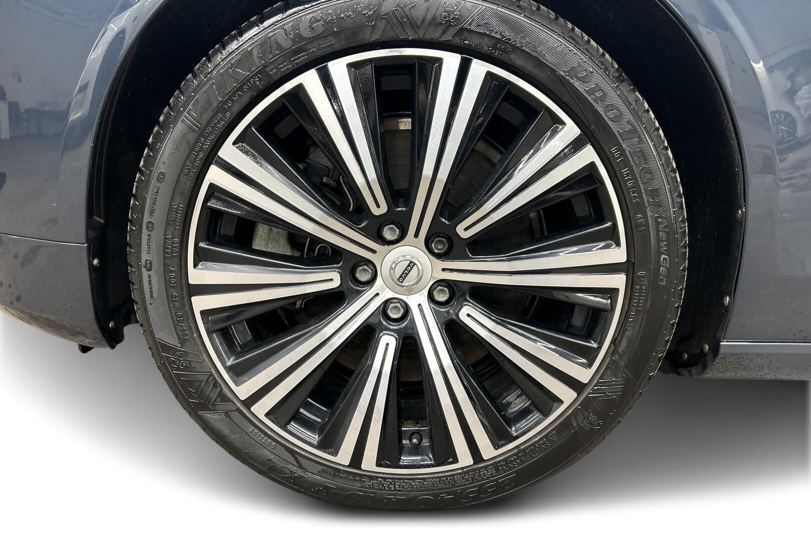 Volvo V90 iso kuva 12