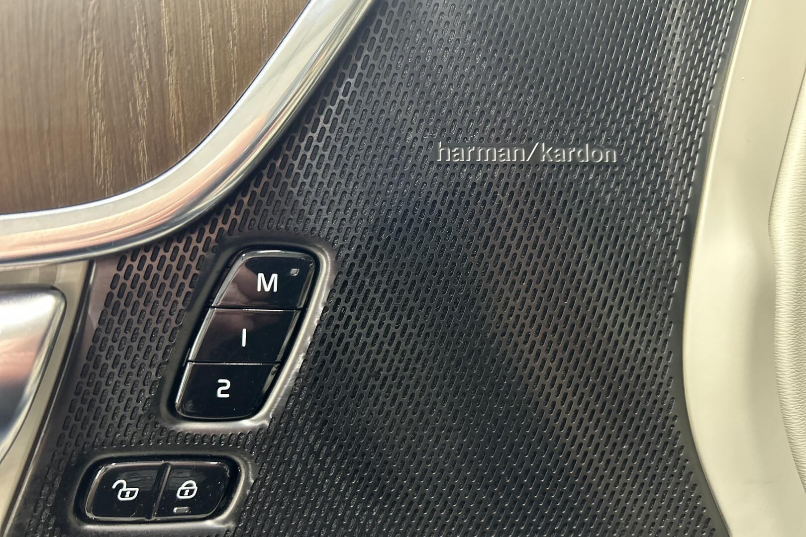 Volvo V90 iso kuva 14