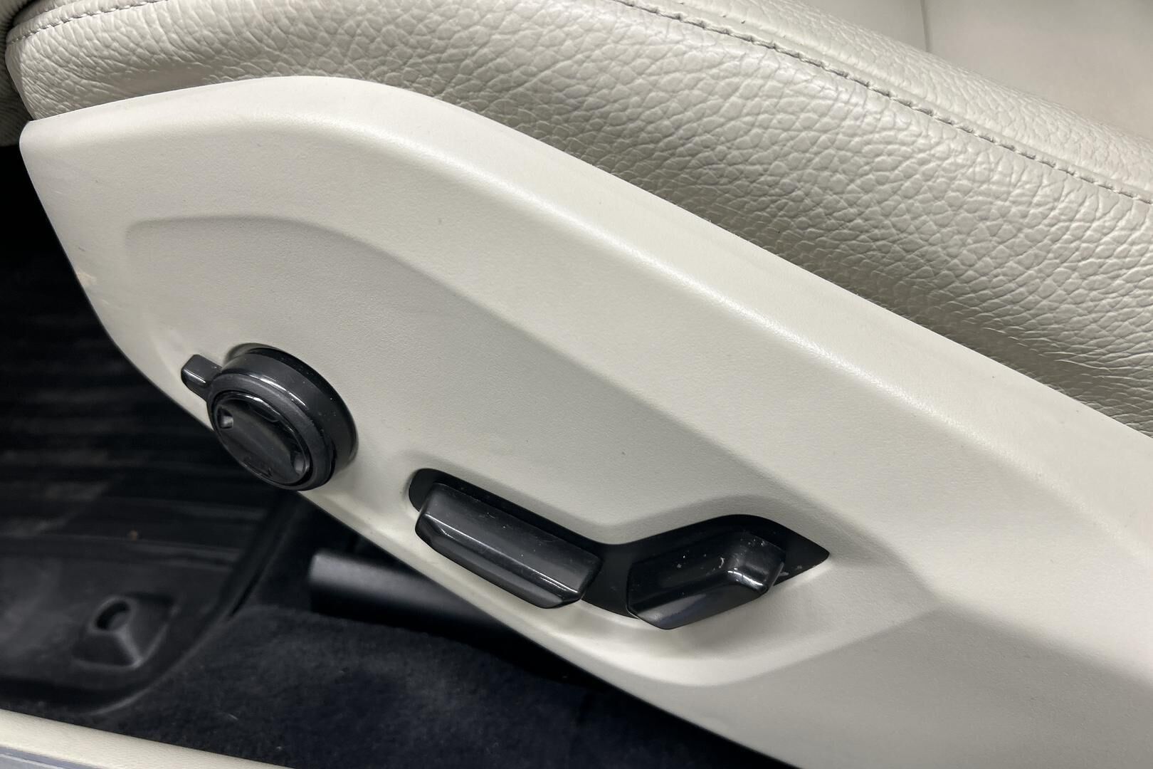 Volvo V90 iso kuva 15