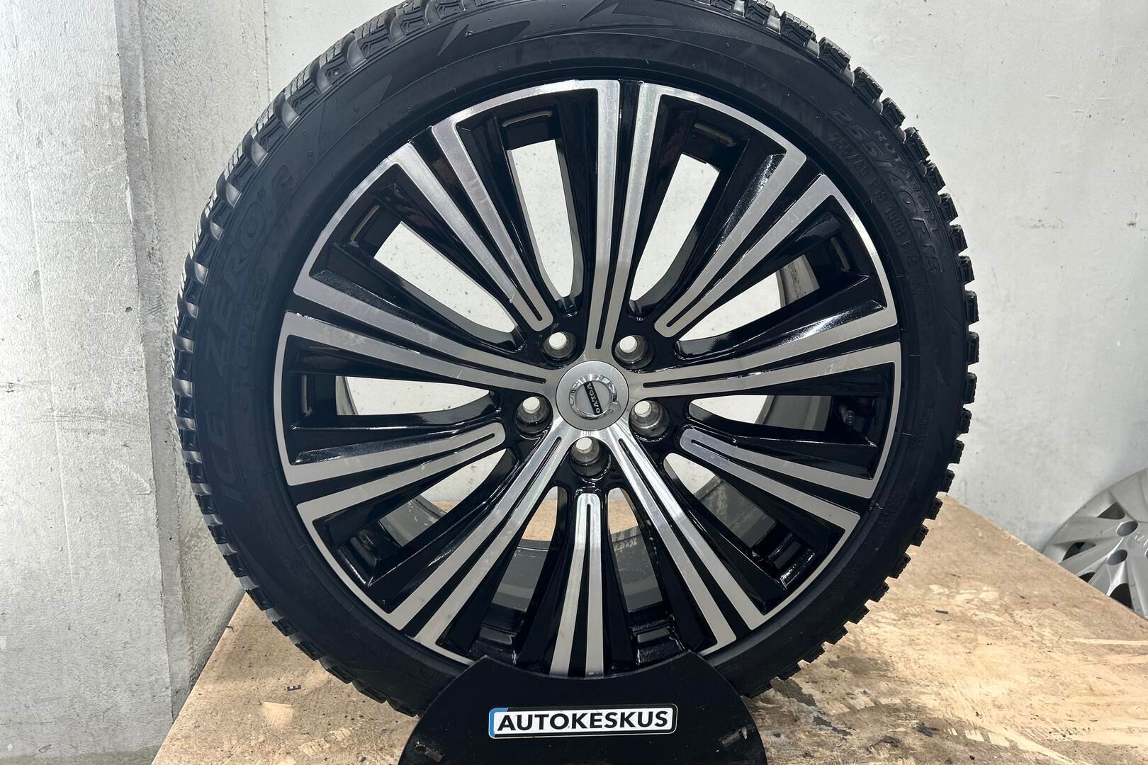 Volvo V90 iso kuva 27