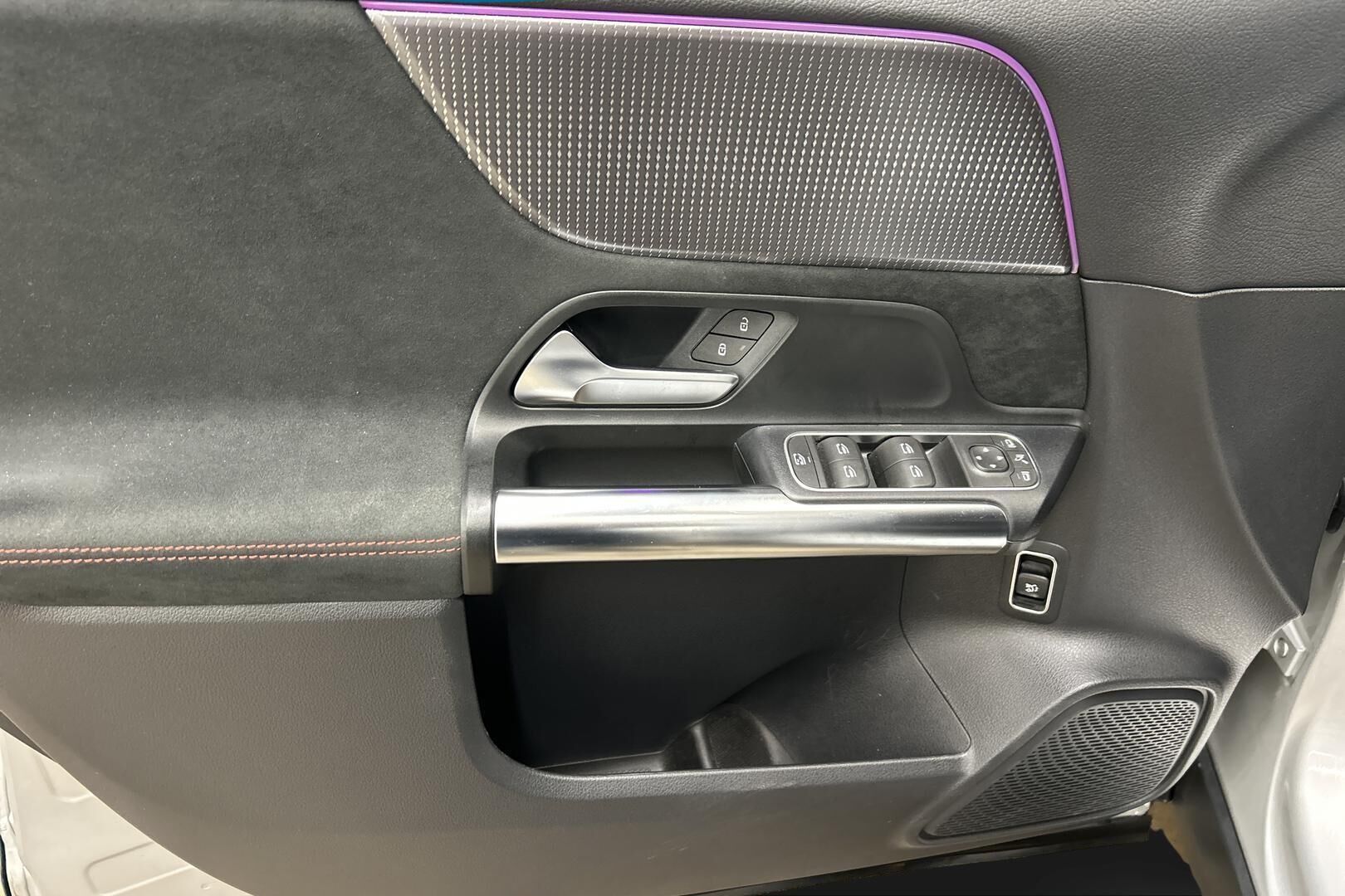 Mercedes-Benz EQA iso kuva 14