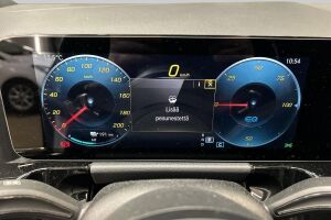 Mercedes-Benz EQA esikatselu 15