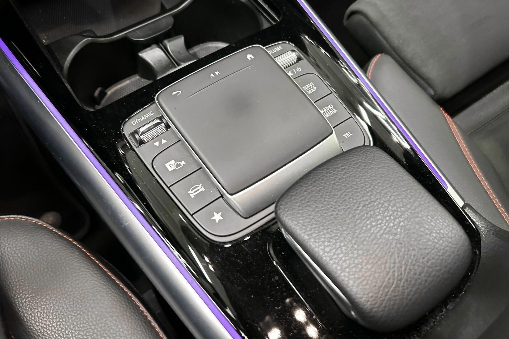 Mercedes-Benz EQA iso kuva 22