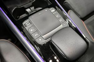 Mercedes-Benz EQA esikatselu 22