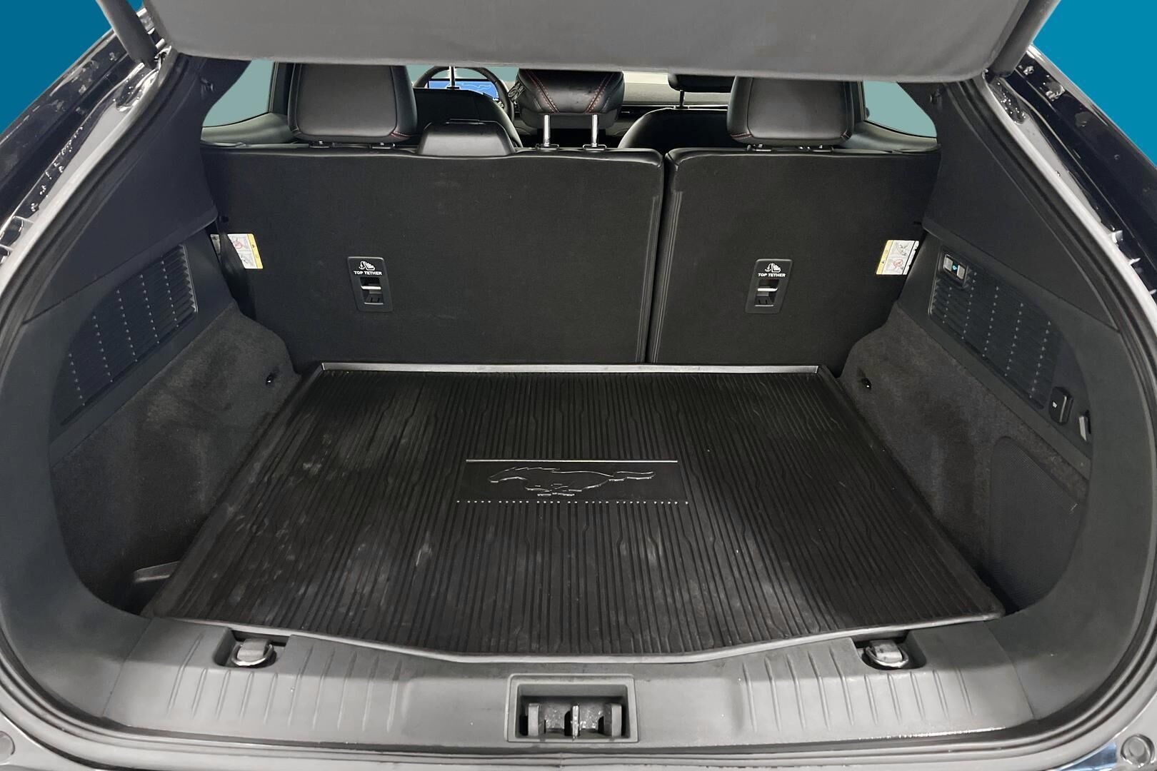 Ford Mustang Mach-E iso kuva 10