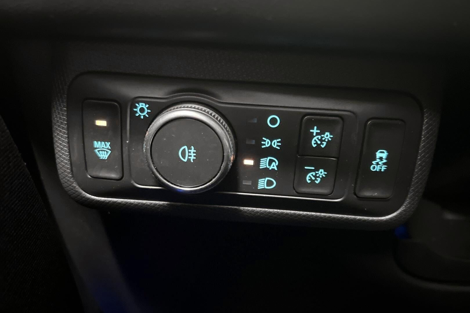 Ford Mustang Mach-E iso kuva 16