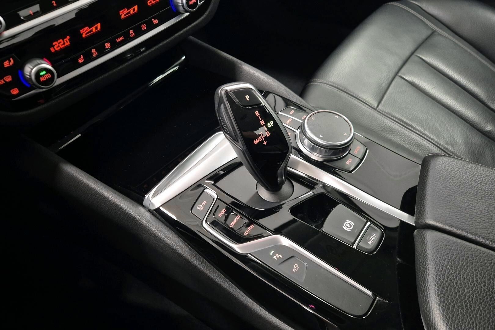 BMW 5-sarja iso kuva 21
