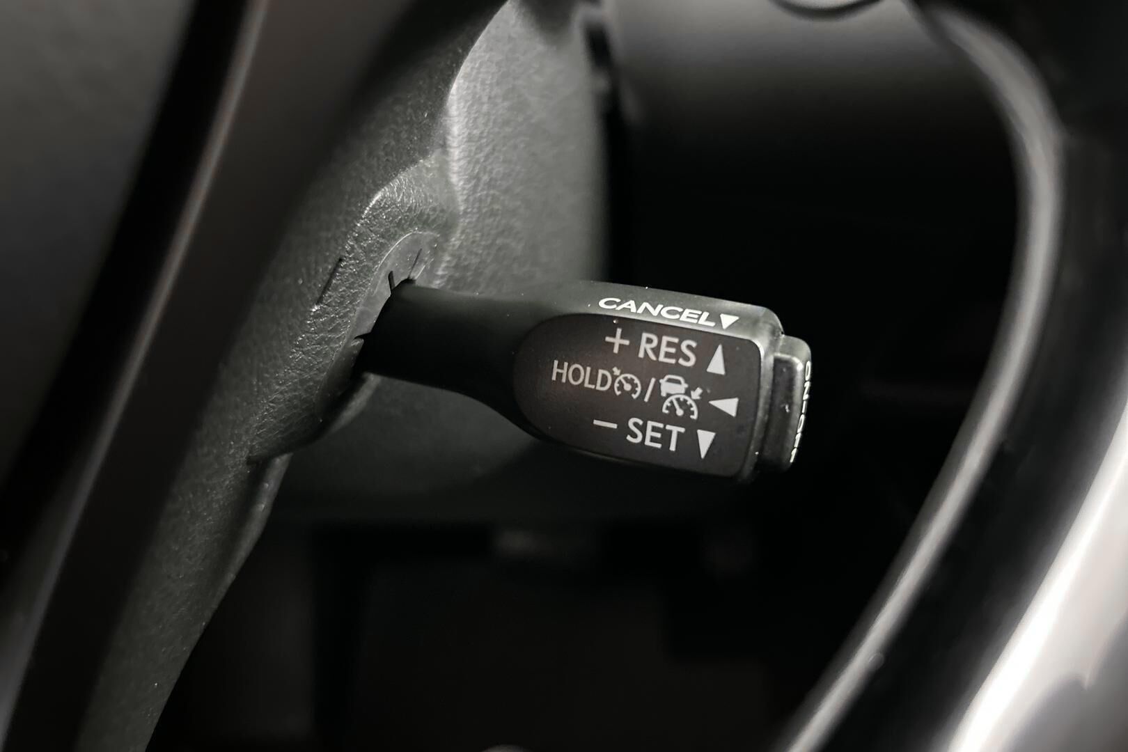 Toyota C-HR iso kuva 17