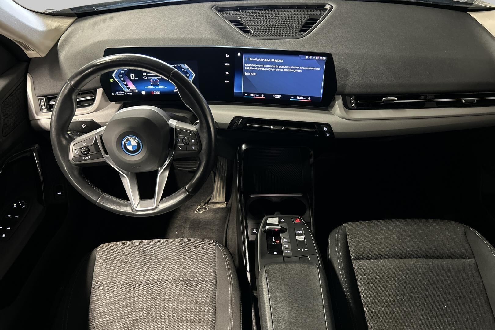 BMW X1 iso kuva 8