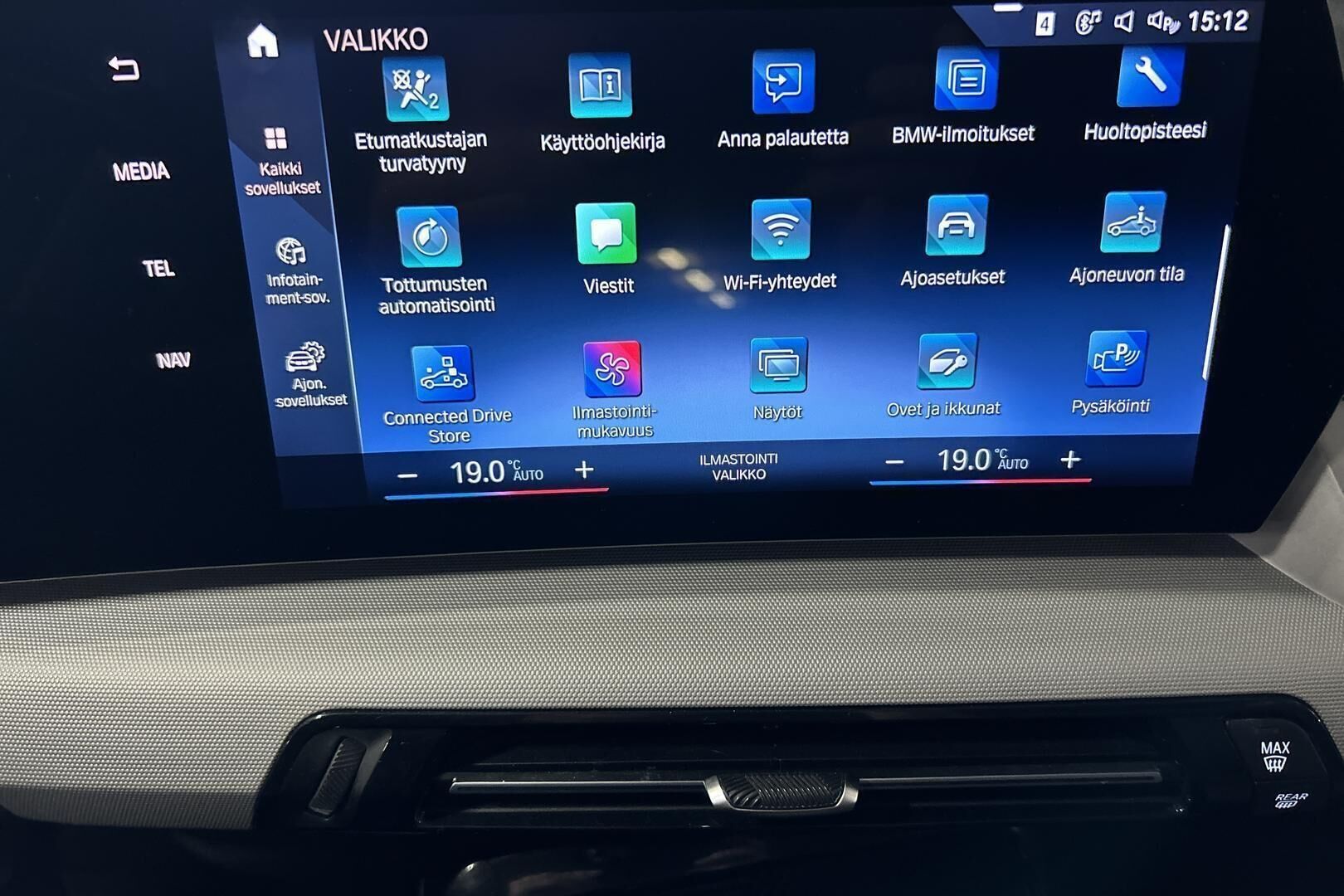 BMW X1 iso kuva 13