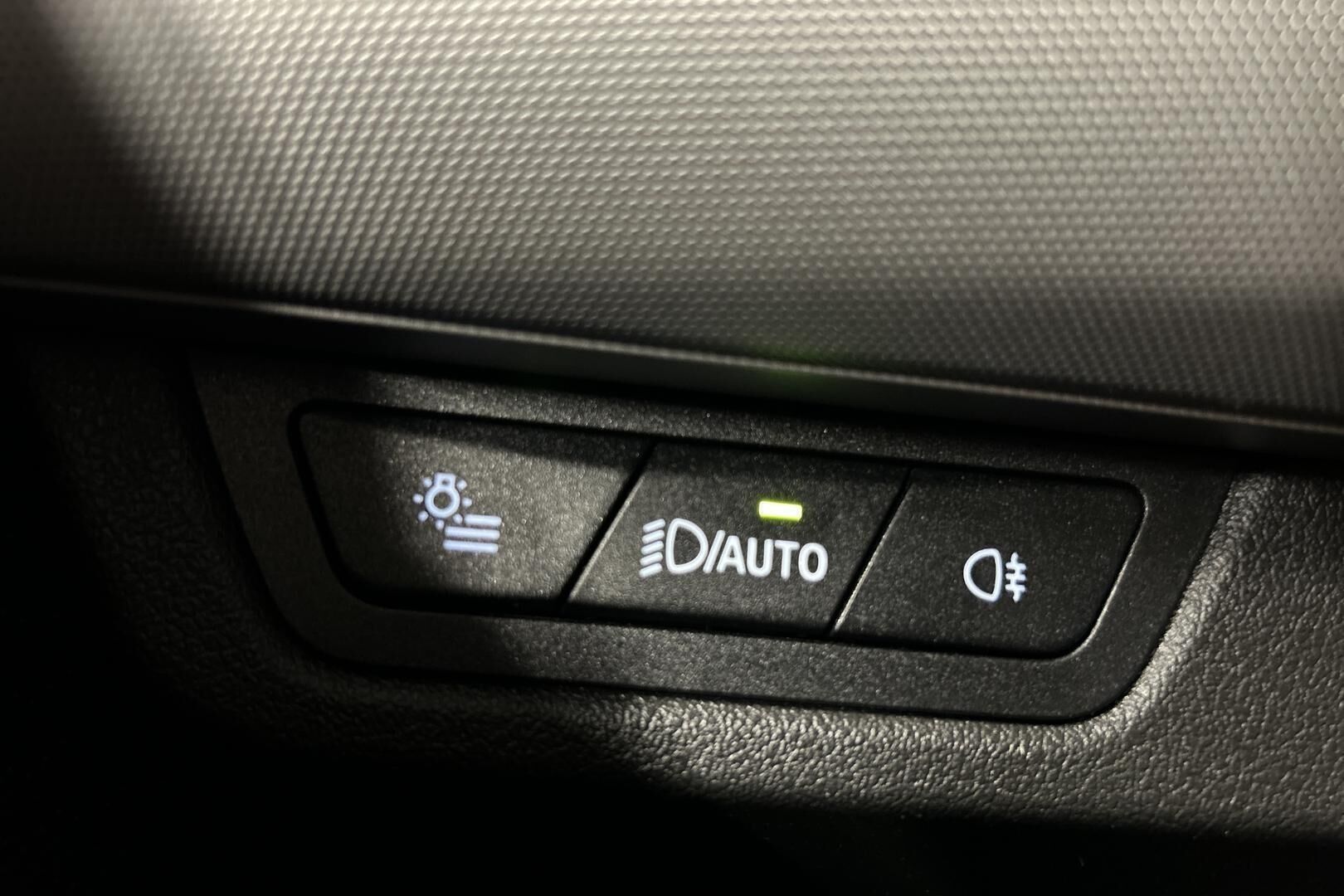 BMW X1 iso kuva 18