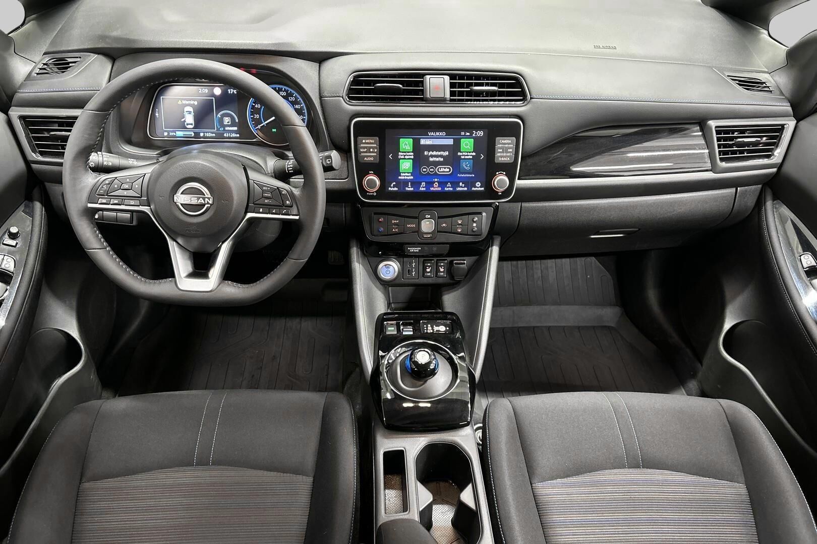 Nissan Leaf iso kuva 11