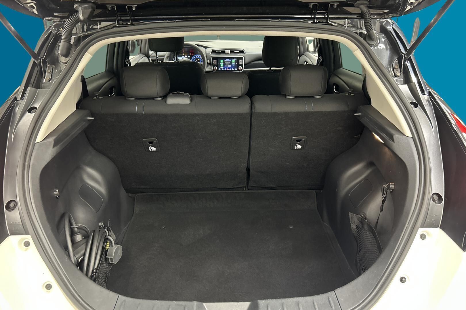 Nissan Leaf iso kuva 12