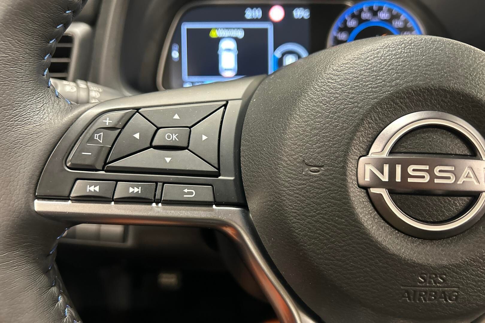 Nissan Leaf iso kuva 18