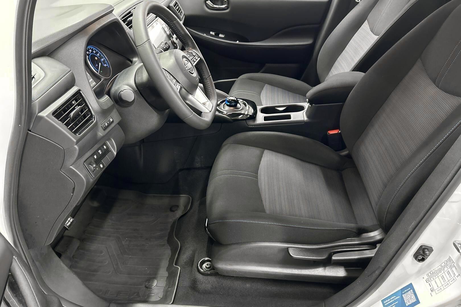 Nissan Leaf iso kuva 9