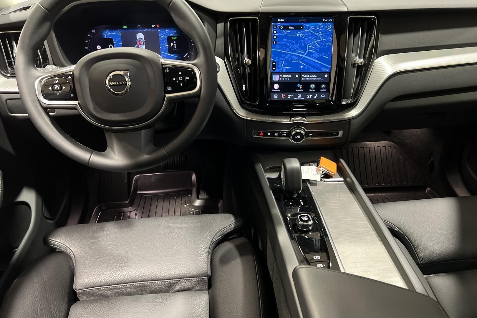 Volvo XC60 iso kuva 32