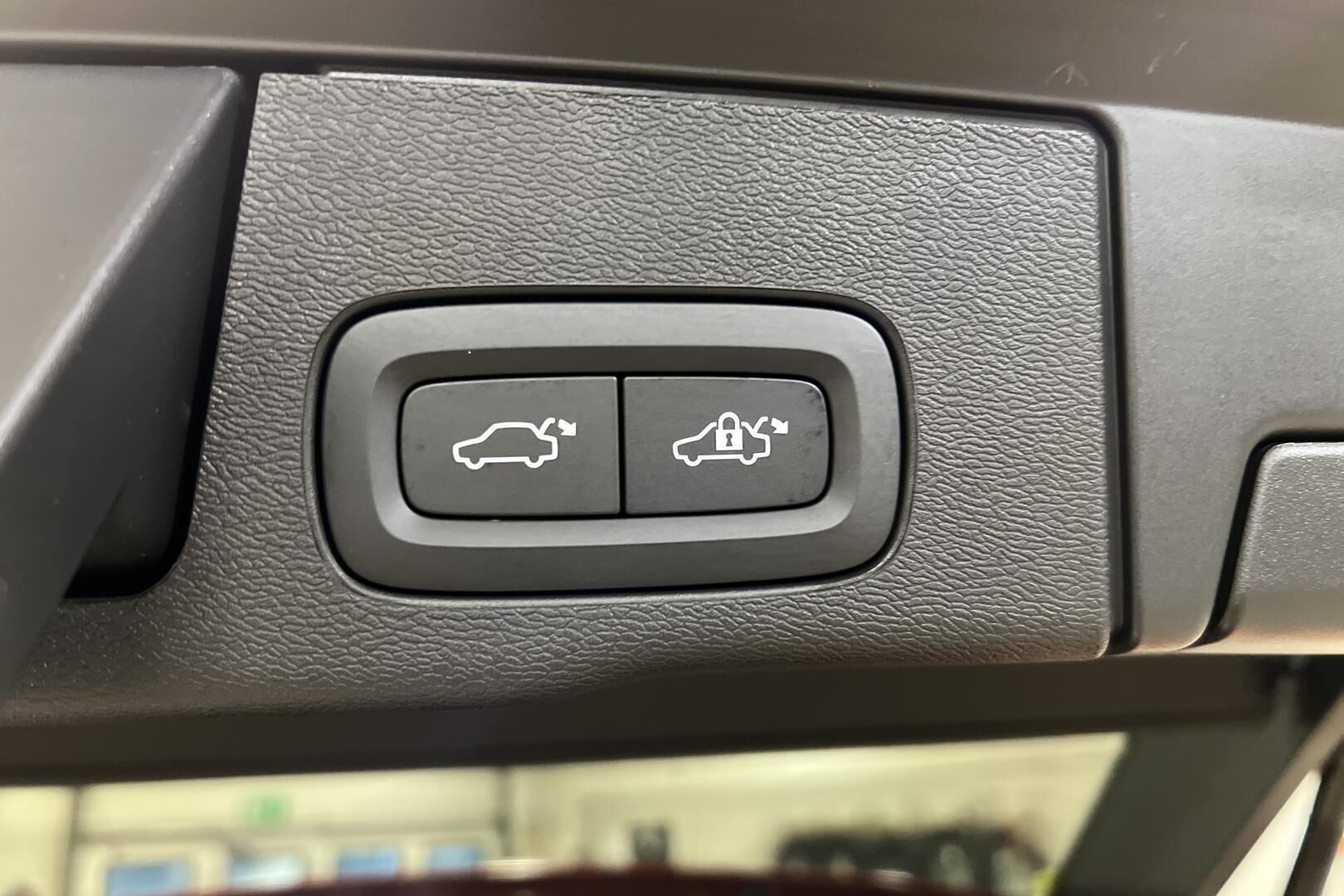 Volvo XC60 iso kuva 38