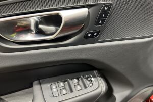 Volvo XC60 esikatselu 41