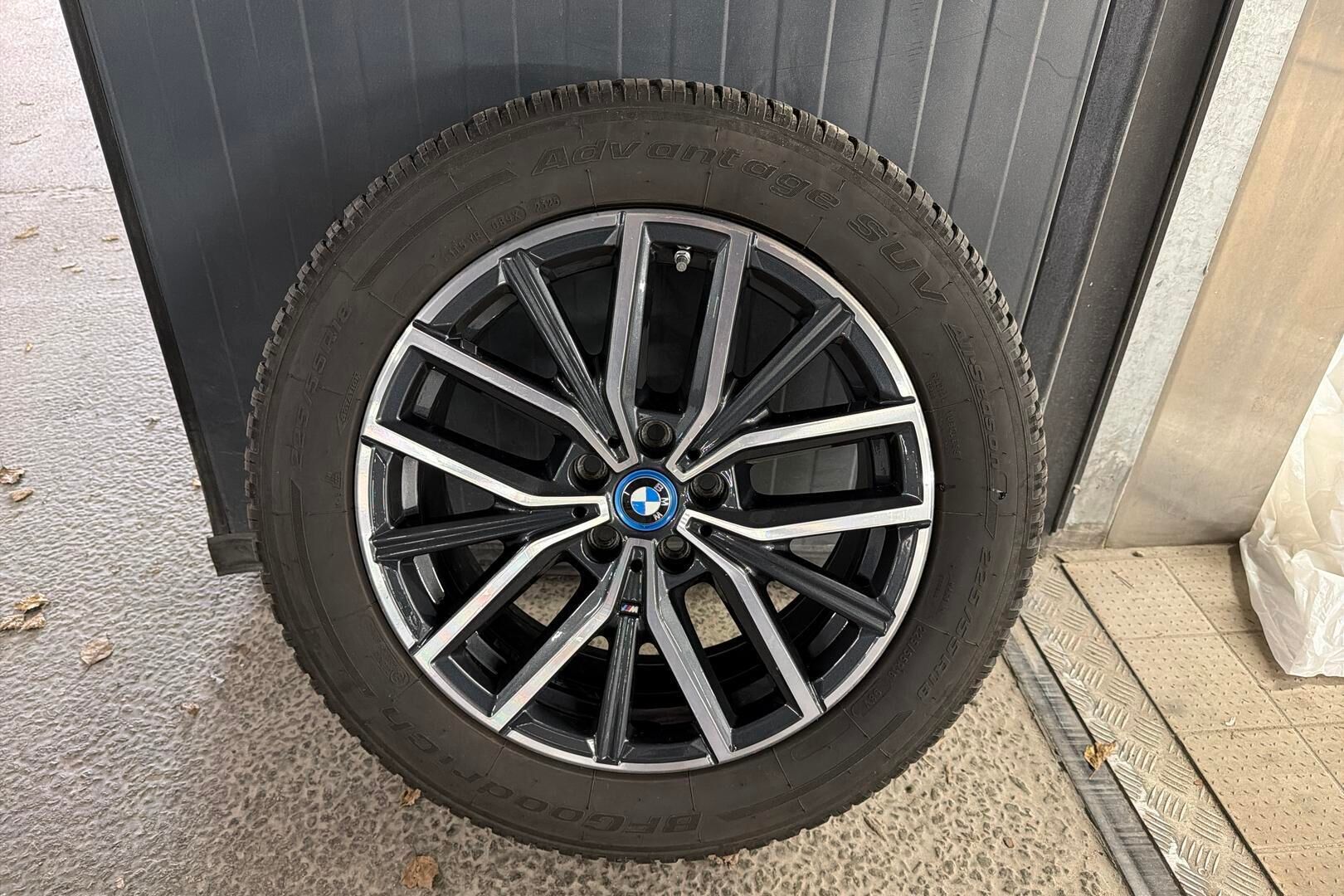 BMW X1 iso kuva 13