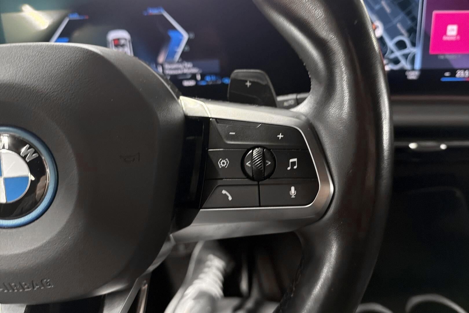 BMW X1 iso kuva 16