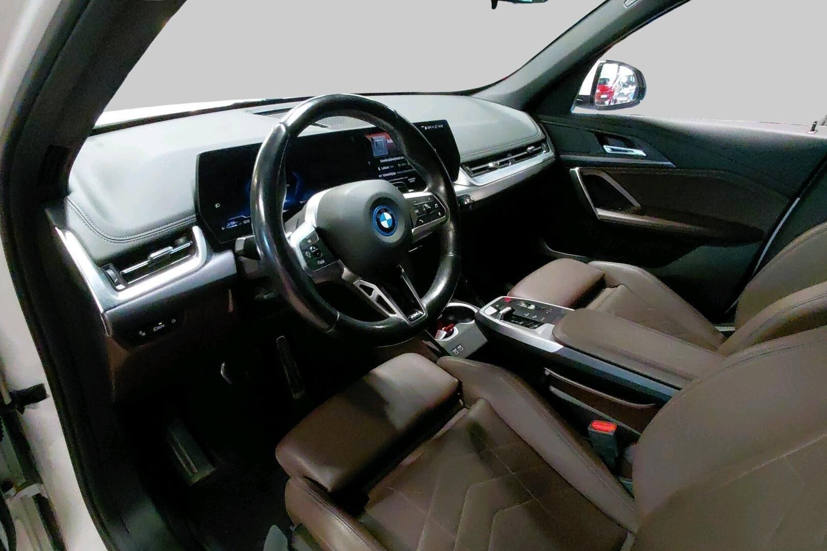 BMW X1 iso kuva 4
