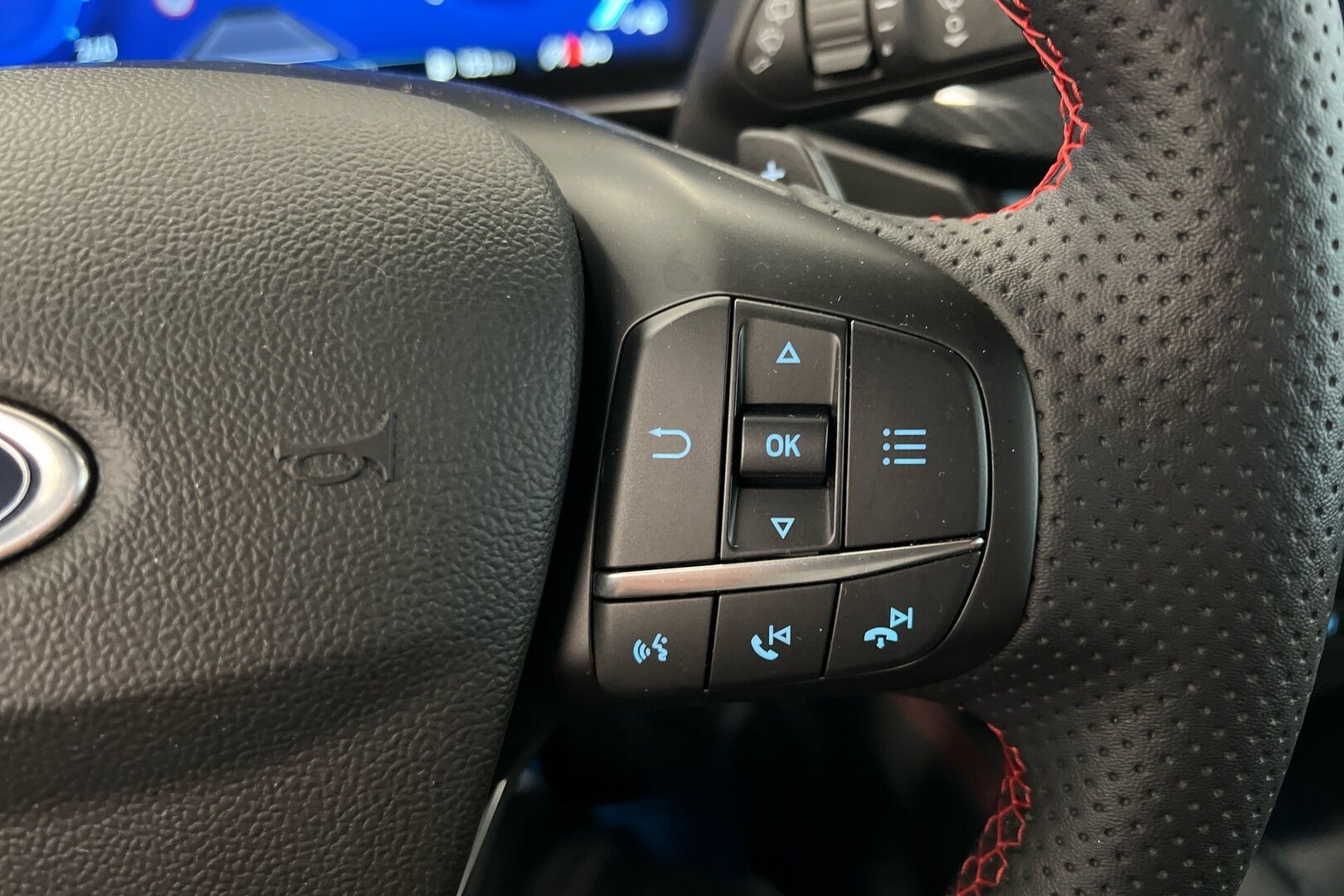 Ford Focus iso kuva 15