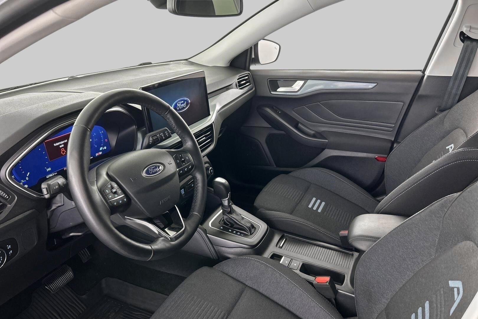 Ford Focus iso kuva 8