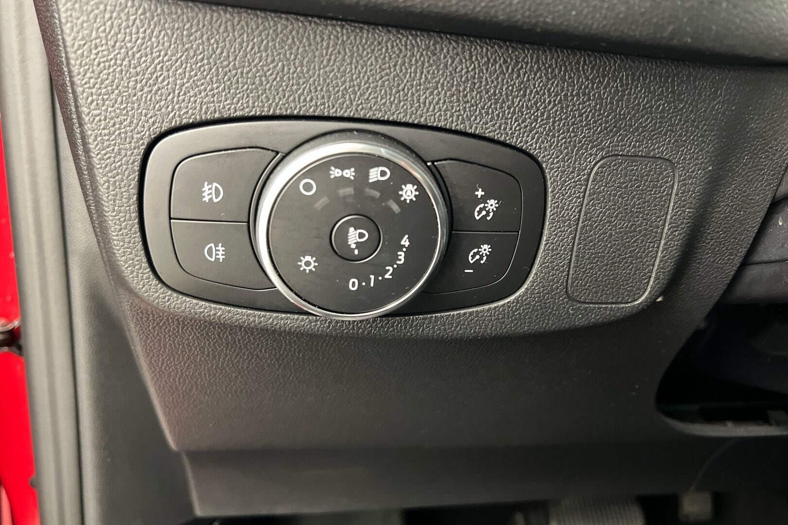 Ford Focus iso kuva 19
