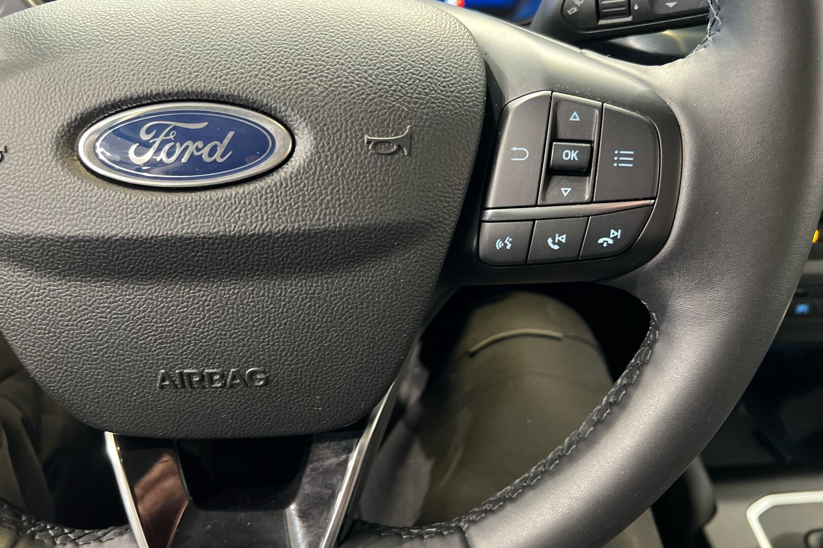 Ford Focus iso kuva 20