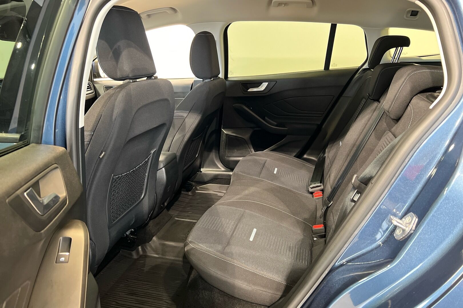 Ford Focus iso kuva 7