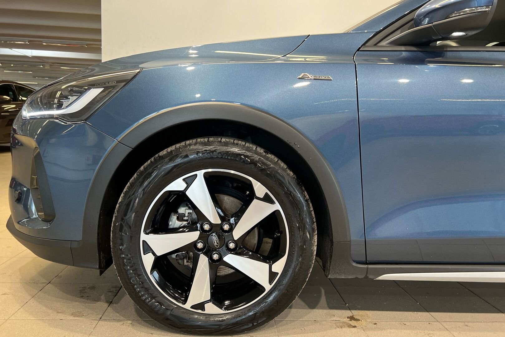 Ford Focus iso kuva 9