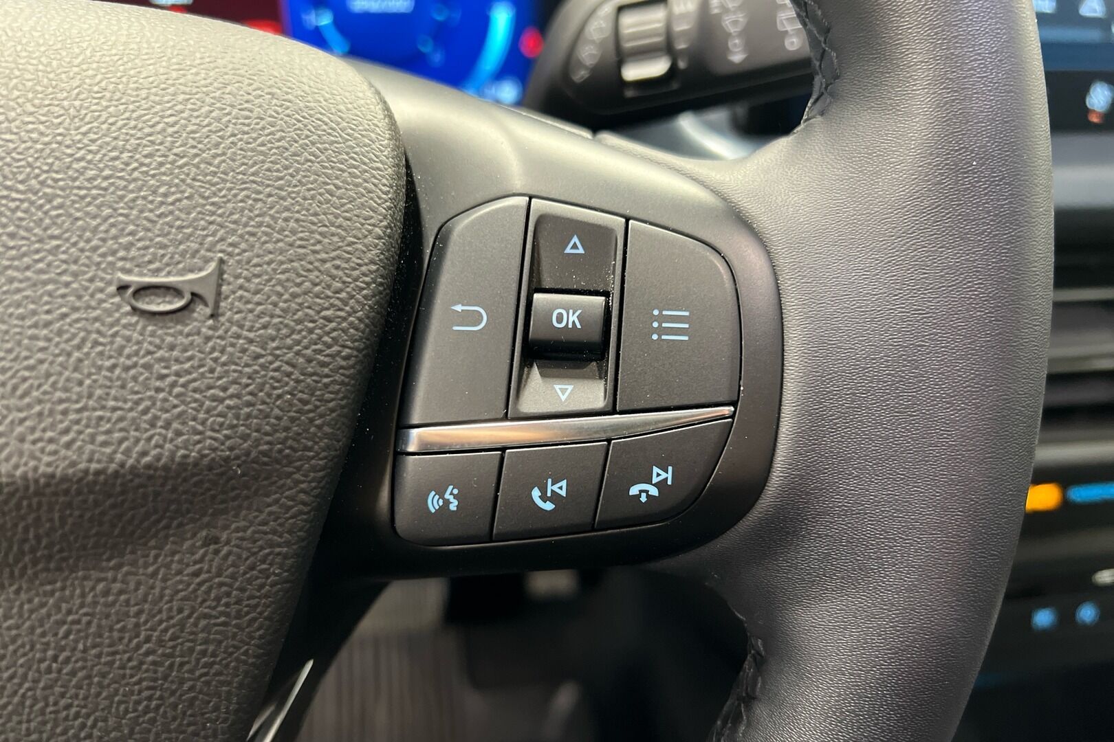 Ford Focus iso kuva 12