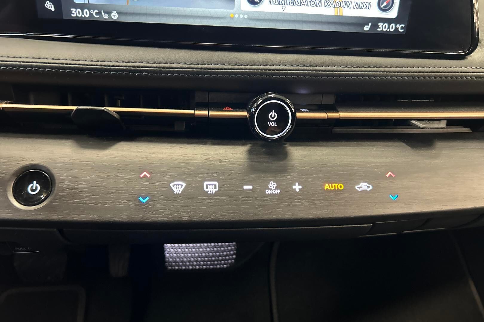 Nissan Ariya iso kuva 17