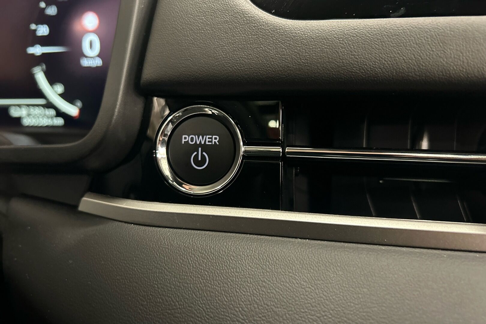 Mitsubishi Outlander iso kuva 21