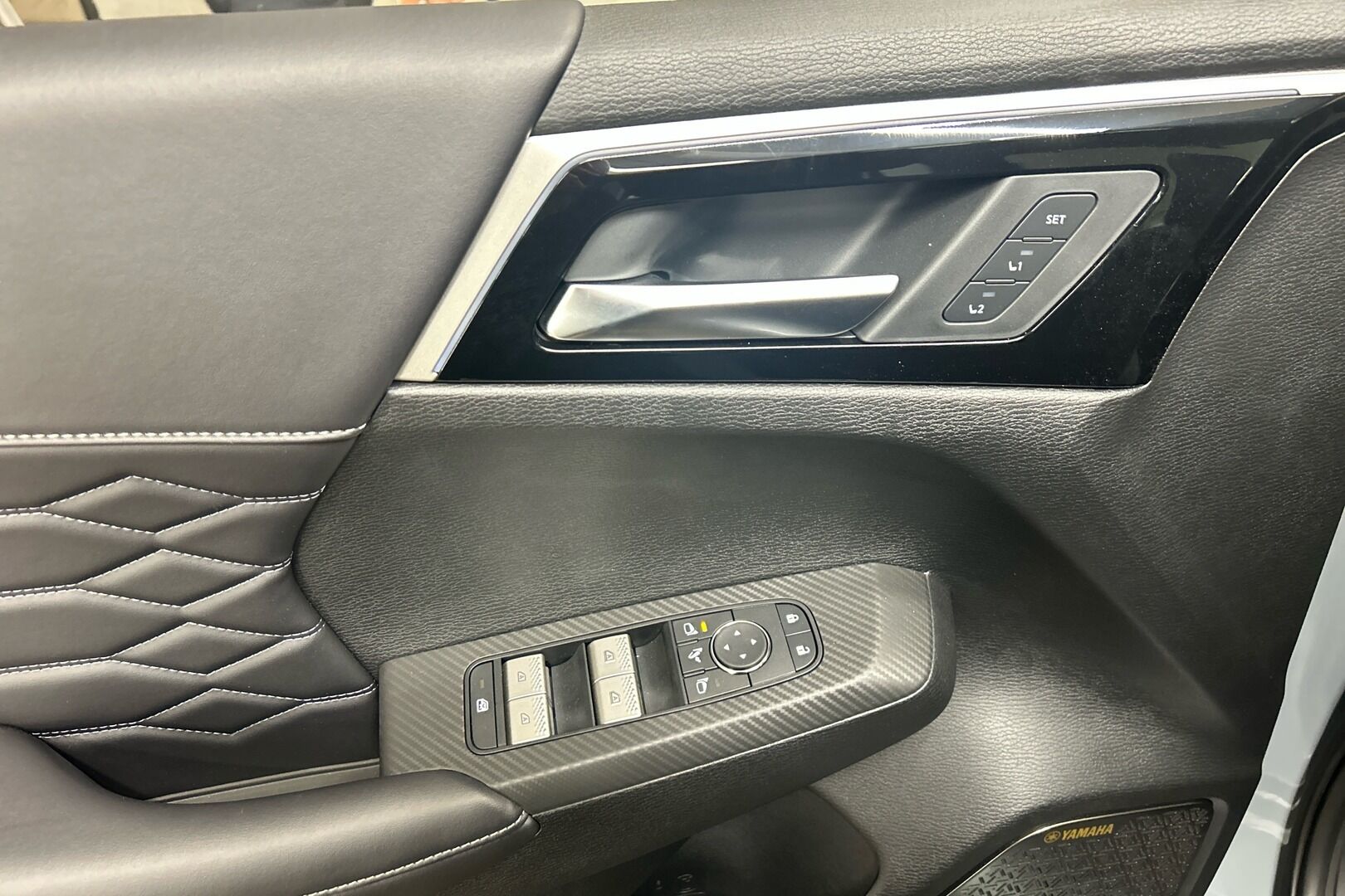 Mitsubishi Outlander iso kuva 24