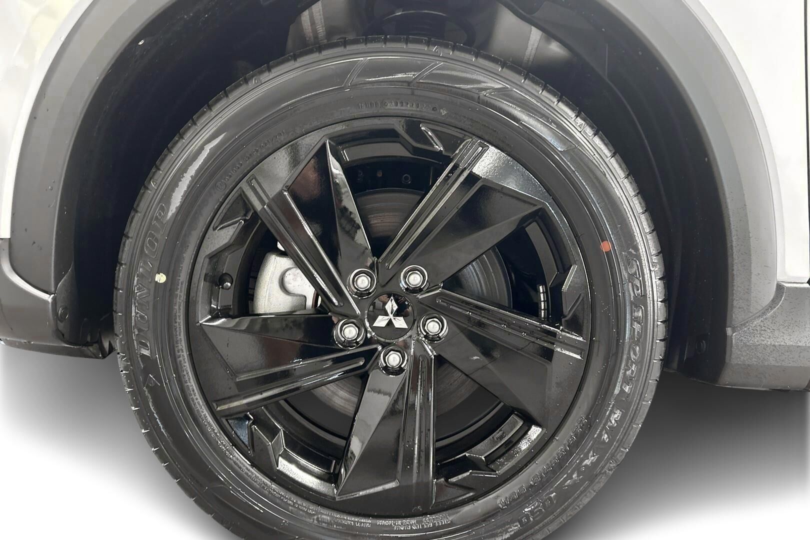 Mitsubishi Eclipse Cross iso kuva 12
