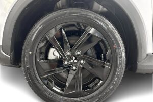 Mitsubishi Eclipse Cross esikatselu 11