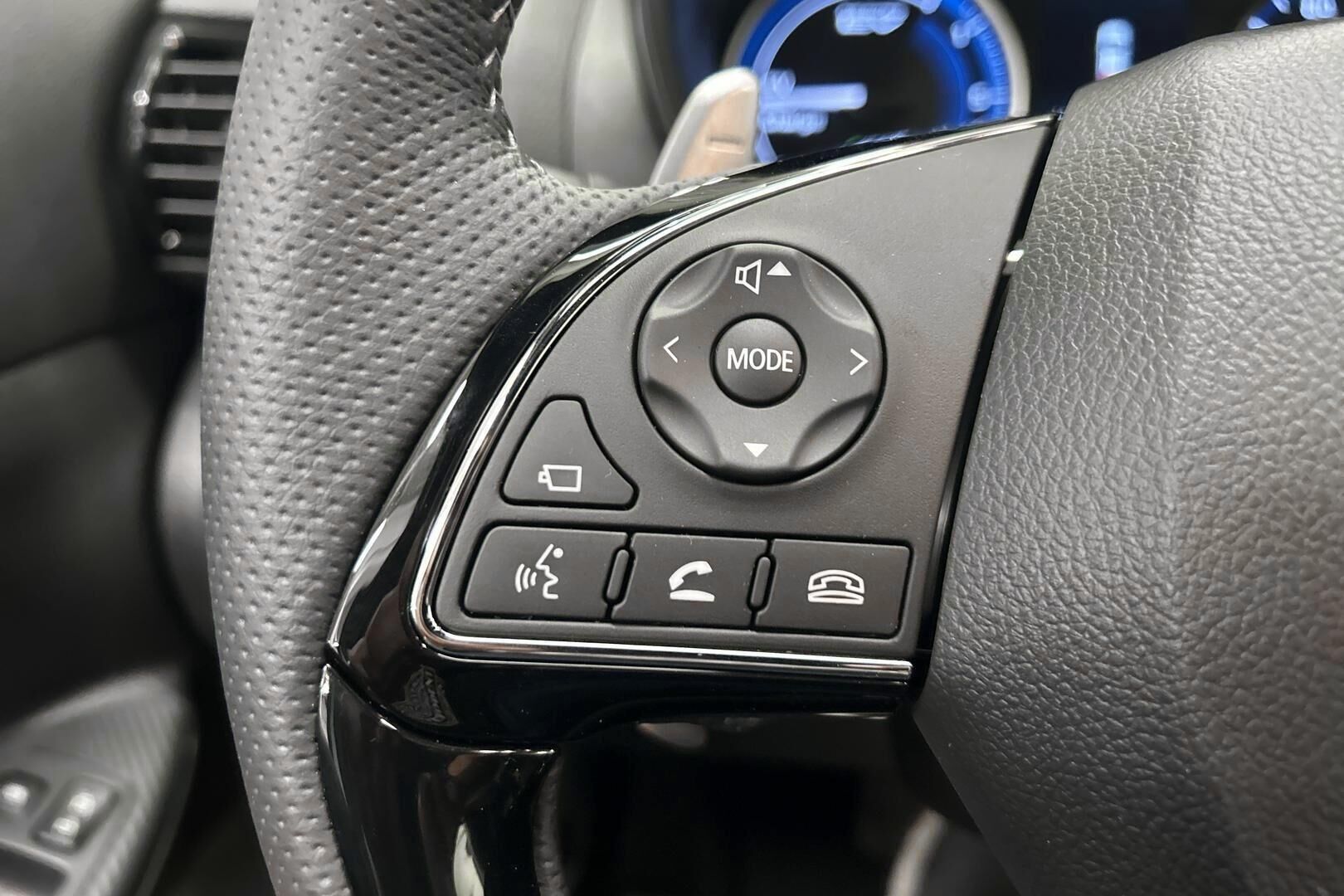 Mitsubishi Eclipse Cross iso kuva 14