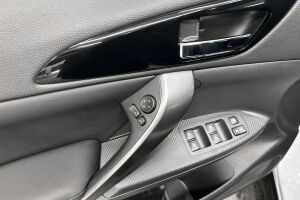 Mitsubishi Eclipse Cross esikatselu 21