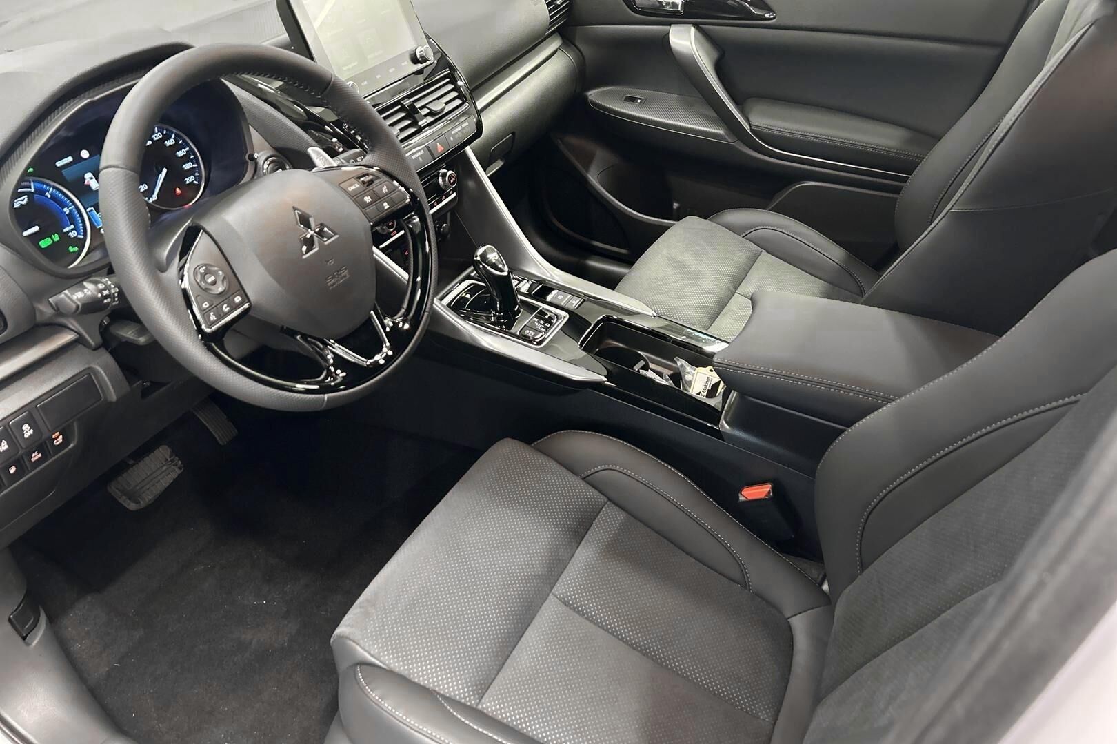 Mitsubishi Eclipse Cross iso kuva 8