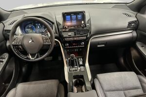 Mitsubishi Eclipse Cross esikatselu 9