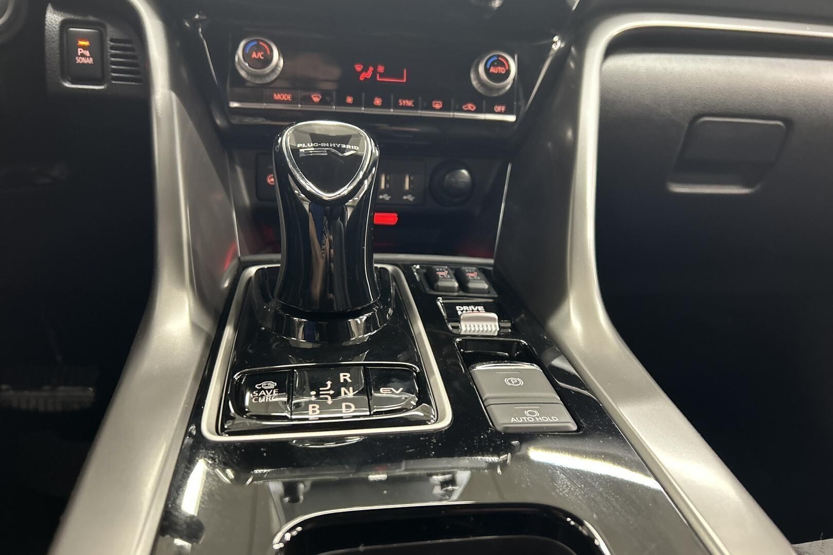 Mitsubishi Eclipse Cross iso kuva 16