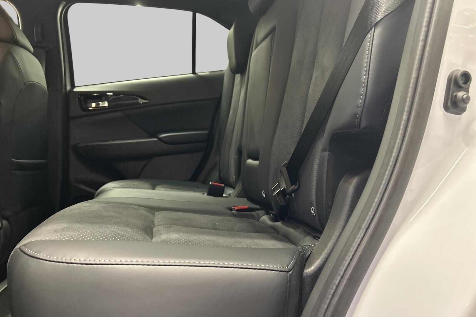 Mitsubishi Eclipse Cross iso kuva 8