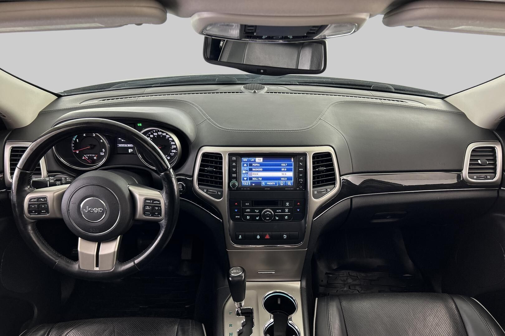 Jeep Grand Cherokee iso kuva 10