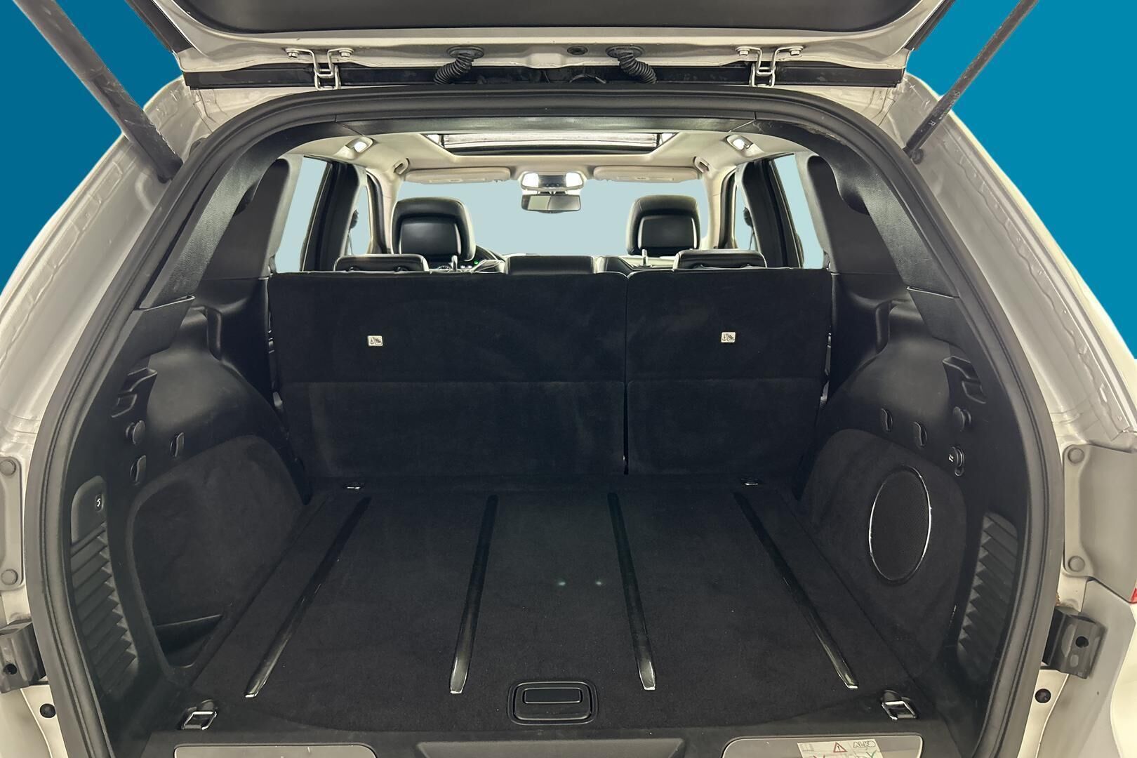 Jeep Grand Cherokee iso kuva 11