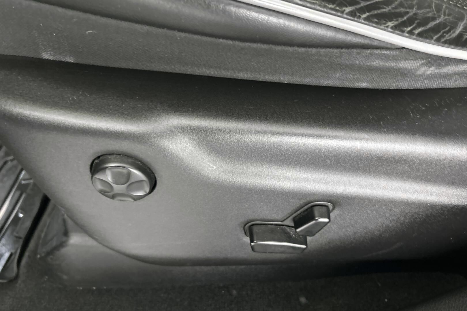 Jeep Grand Cherokee iso kuva 19